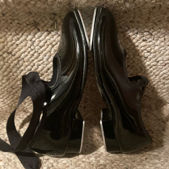 Award Black Patent Leather Tap Shoes - Picture 9 of 12